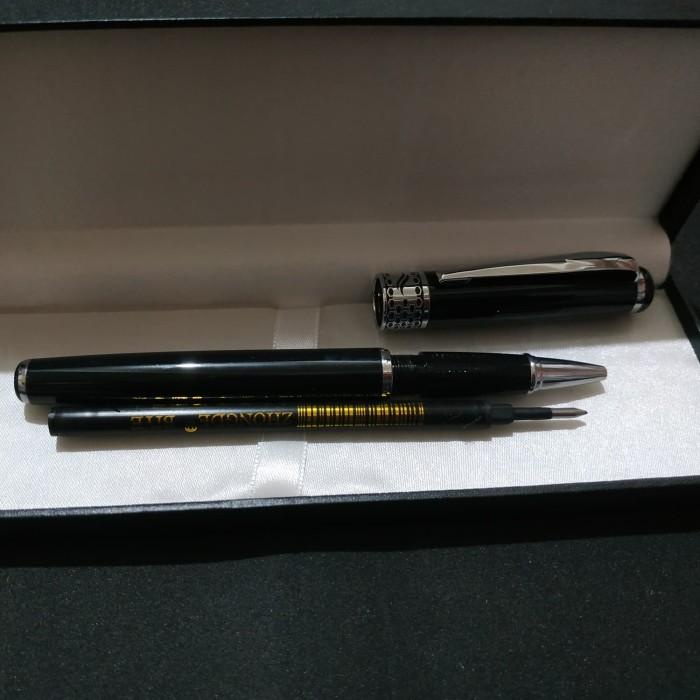 

Pulpen Eksklusif Roller Ball 720 Hitam Kilap Klip Silver Free Grafir Best Seller