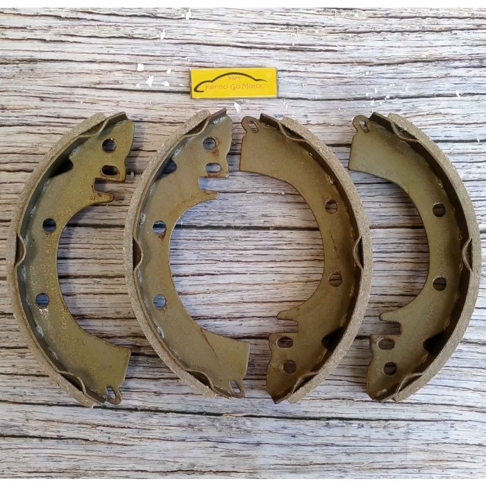 BRAKE SHOE KAMPAS REM BELAKANG LANCER 81-84 KGW K-636