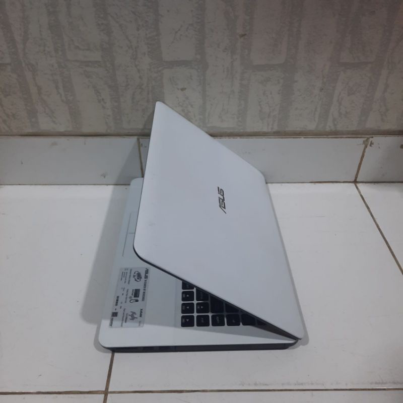 Laptop Asus X455WA Amd E1-6010 Vga Amd Radeon R2 Graphic Layar 14 inch Windows 10 Gaming editing desain