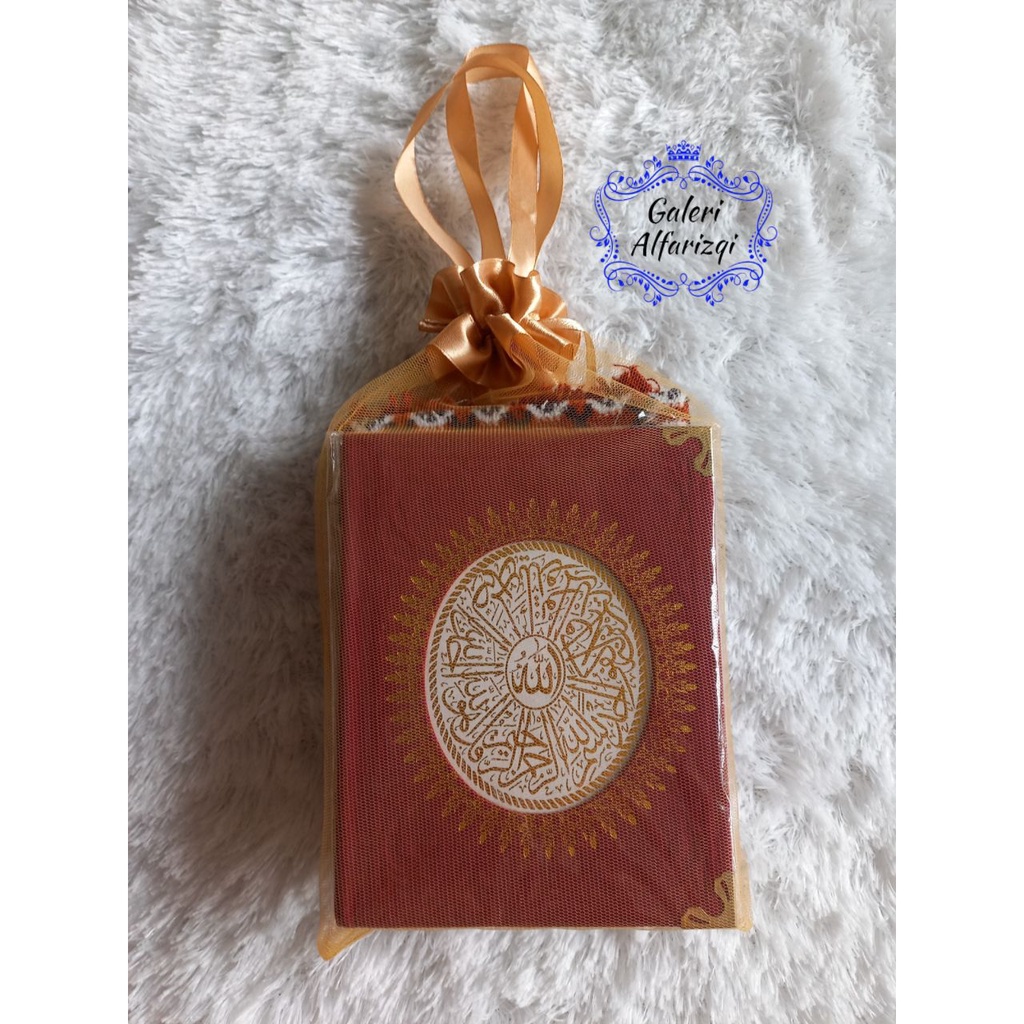 

Tas Kantong Sarung Tile Serut Untuk Souvenir Buku Yasin Dan Sajadah Bludru Mini/Muka