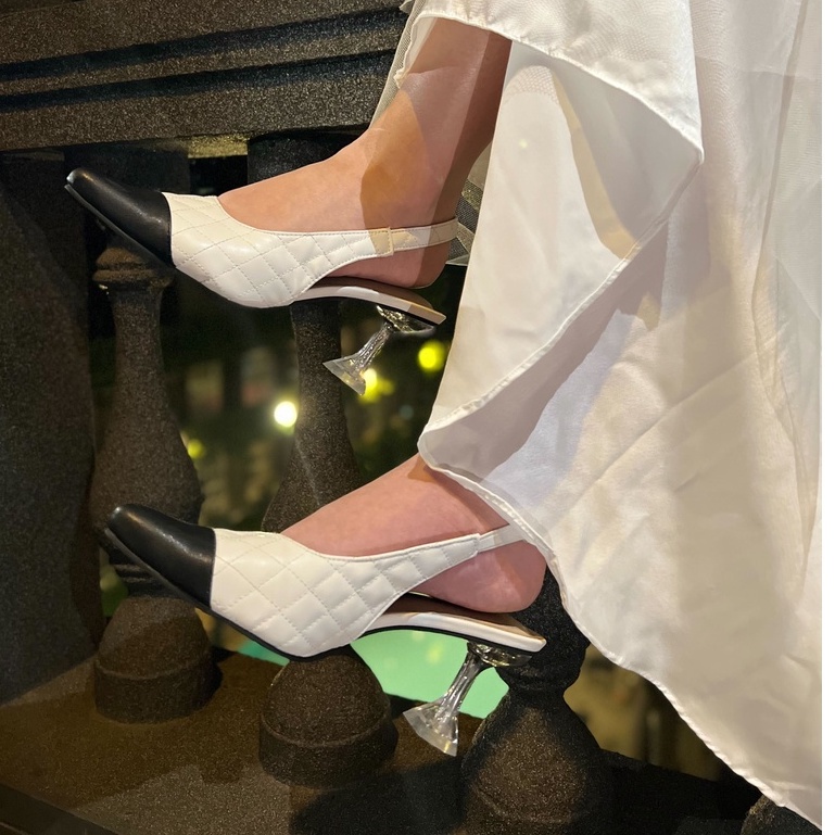 Vanesha Wear - Amora Glass Heels Hak Kaca Tali Strap