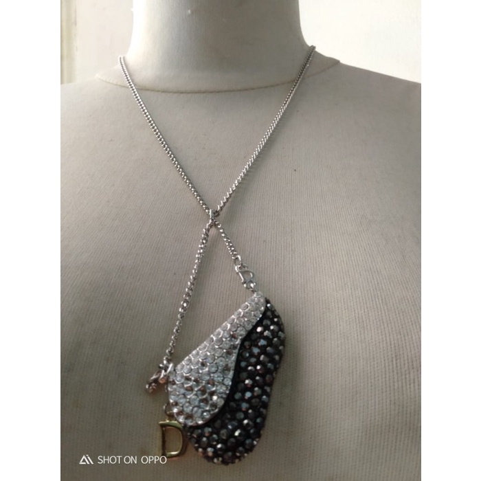 Kalung Rantai Silver Liontin Tas Dengan Permata Putih Hitam