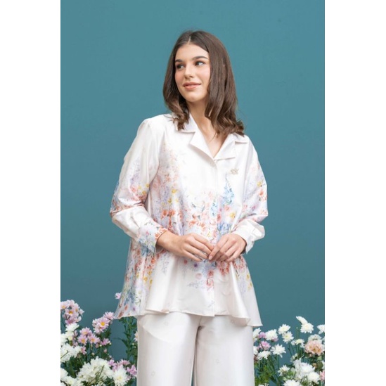 Heidi Blouse Wearing Klamby