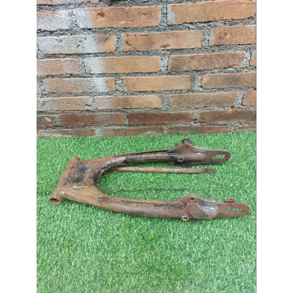 swing arm sapit udang yamaha DT100 dt100 enduro original