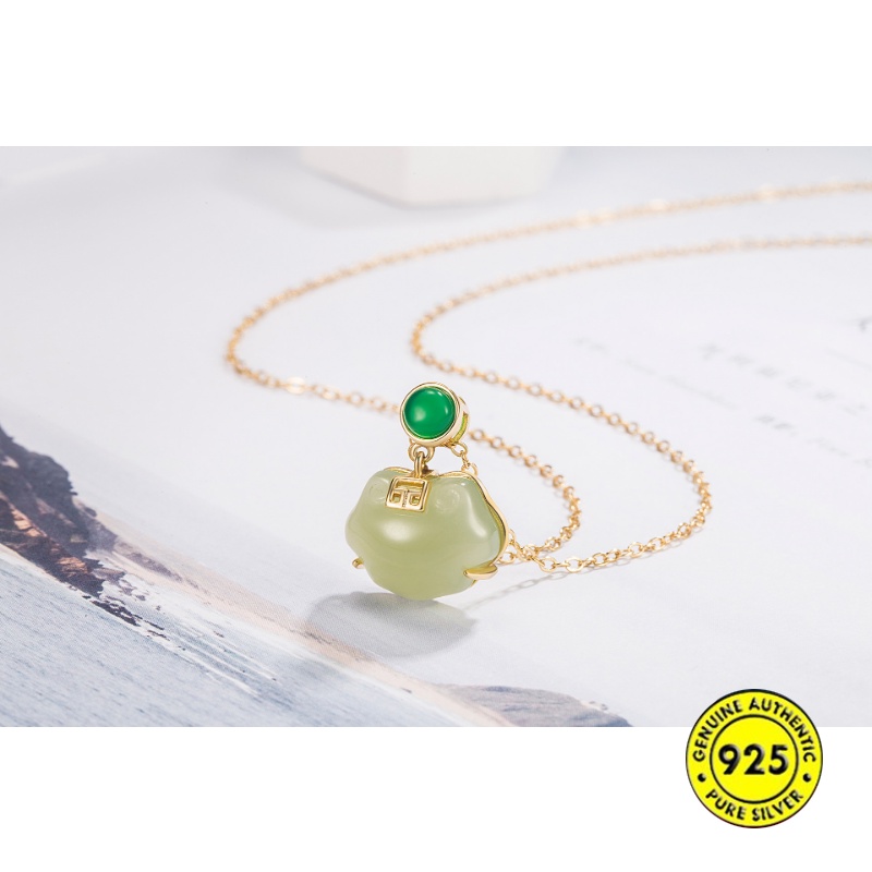 Hetian Jade Lock of Good Wishes Necklace Female Retro Terjangkau Mewah Niche Liontin Manik Hijau U1510