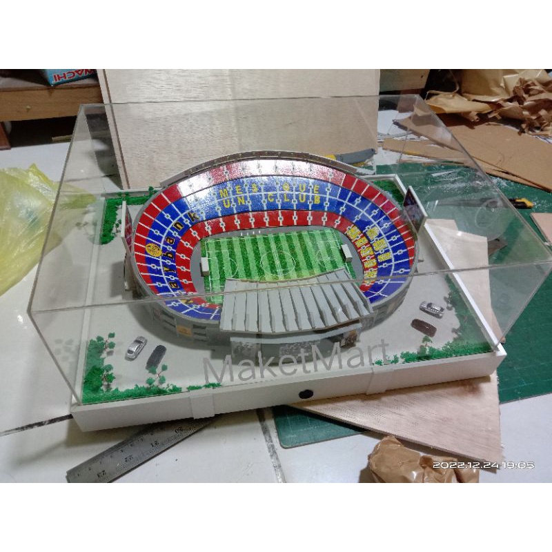 Miniatur Stadion Maket Stadion Diaroma Camp Nou Barcelona dengan cover dan lampu