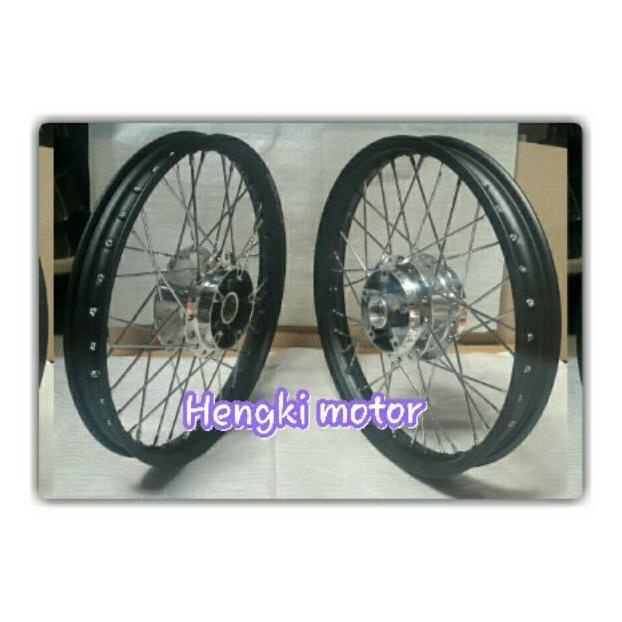 Velg set vixion new .vixion old ..velg v rossi uk 140x17 wm black