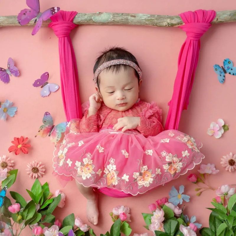 Jasa Edit Foto Bayi Newborn/Tema Bunga/Perempuan
