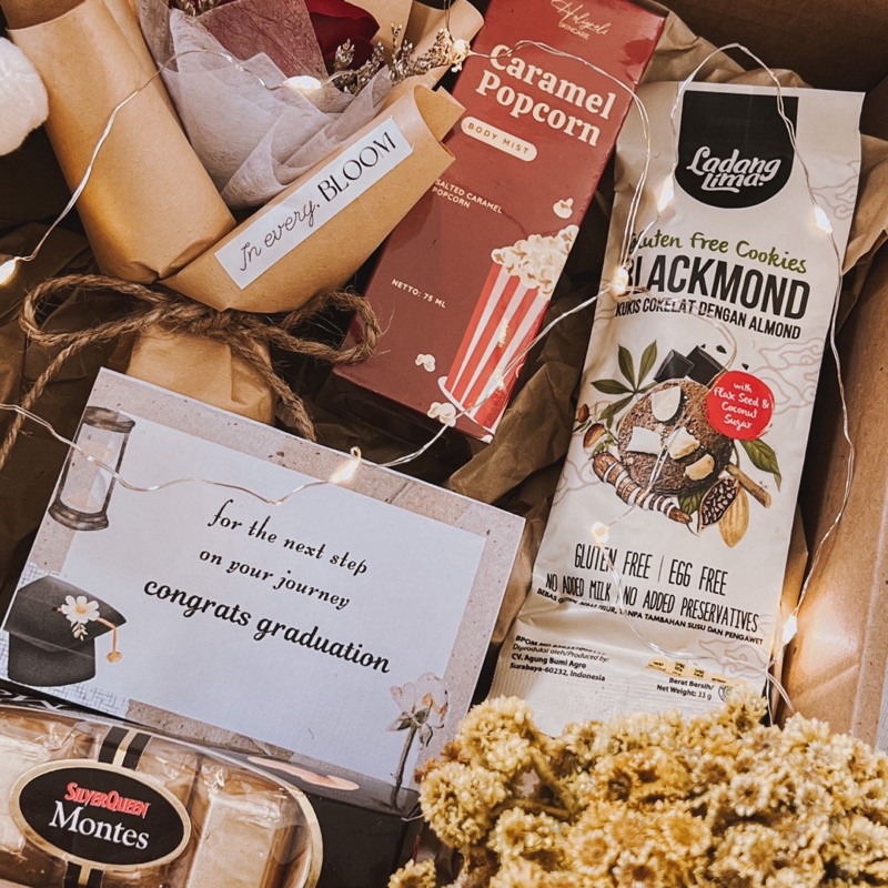Kado Wisuda Kado Ulang Tahun Hampers Cewek Kado Unik untuk Sahabat Buket Bunga Hadiah Wisuda Boneka Wisuda Kado Spesial Untuk Pacar Wanita Gift Box Ultah Kado Valentine Hadiah Sempro Kado Anniversary Gift Box Cewek Birthday Aesthetic Kado Unik dan Keren