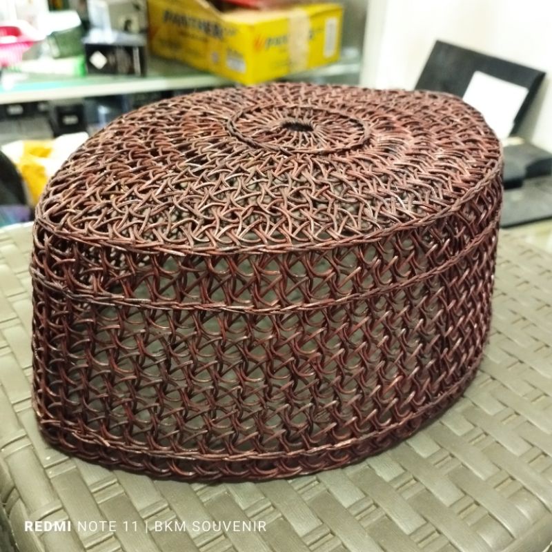 PECI ROTAN COKLAT UWAR - KOPIAH ROTAN KHAS KALIMANTAN
