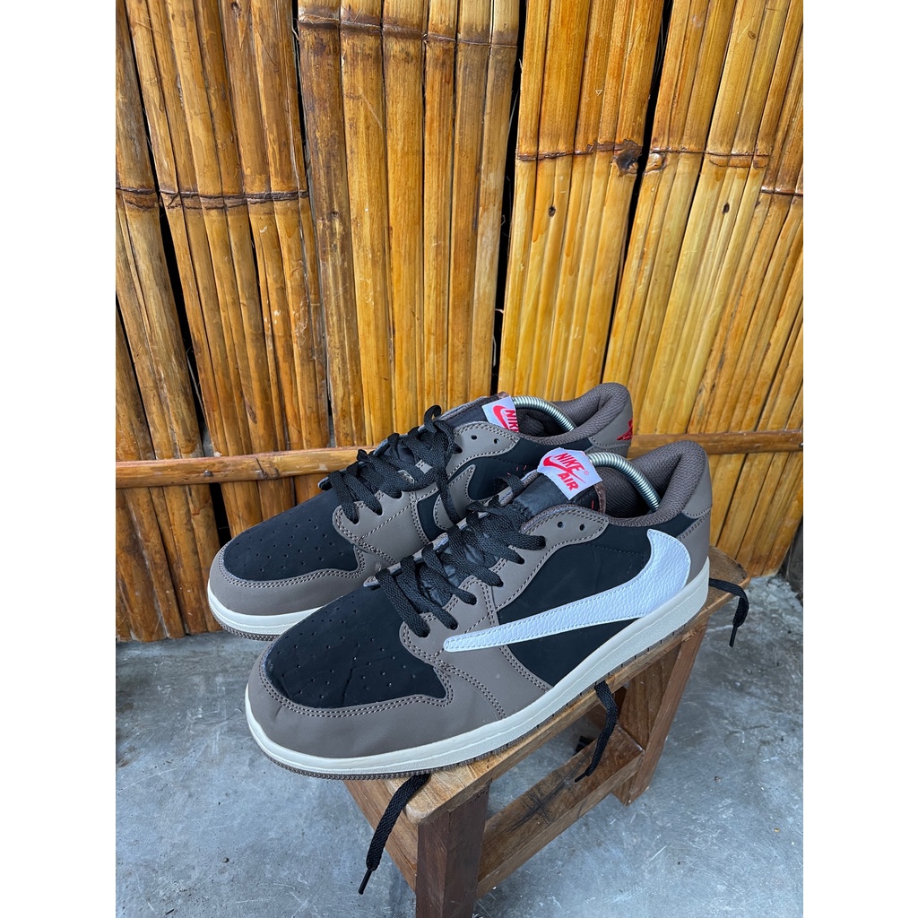 TRAVIS SCOTT ORIGINAL BALL SIZE 44 TEMBUS BARCODE