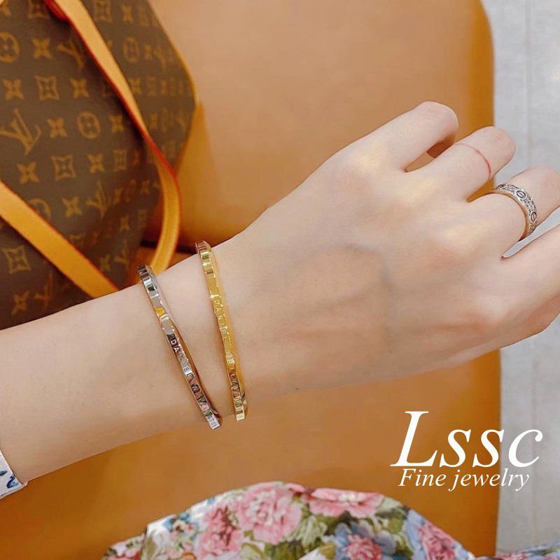 Gelang Titanium Wanita Anti Karat Emas 18K Huruf Bangle Couple Pasangan Perhiasan Fashion Korea