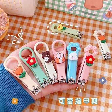 Gunting Kuku Lucu Alat Pemotong Perapih Guntingan Kuku Tangan Kaki Portable Nail Clipper Stainless Steel Manicure Warna Warni Model Buah Animasi Kartun Hadiah Souvenir