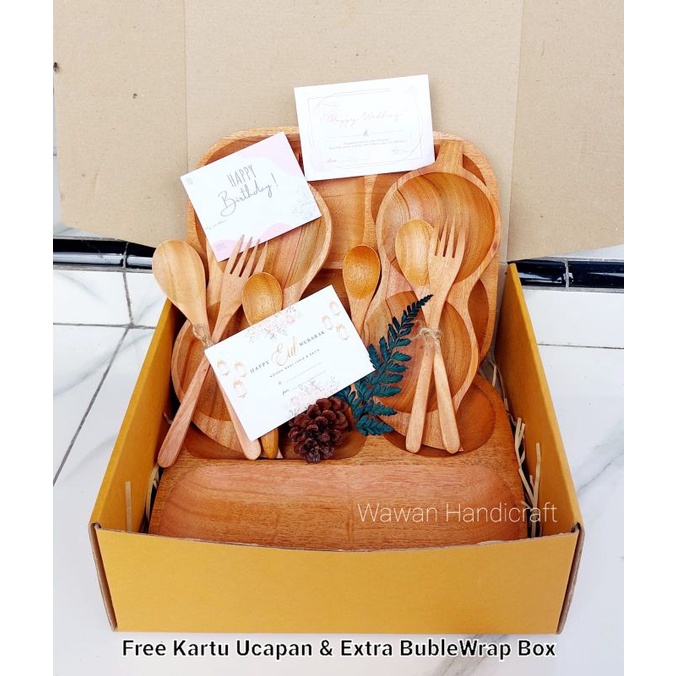 

hampers couple/kado wisuda/kado pernikahan/ulang tahun/hampers wedding/free gift card kayu mahoni A024