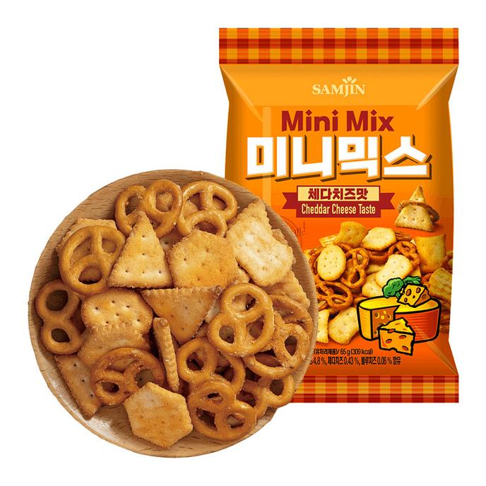 

Samjin Mini Mix Pretzel & Cracker Cheddar Cheese / Snack Korea 65g