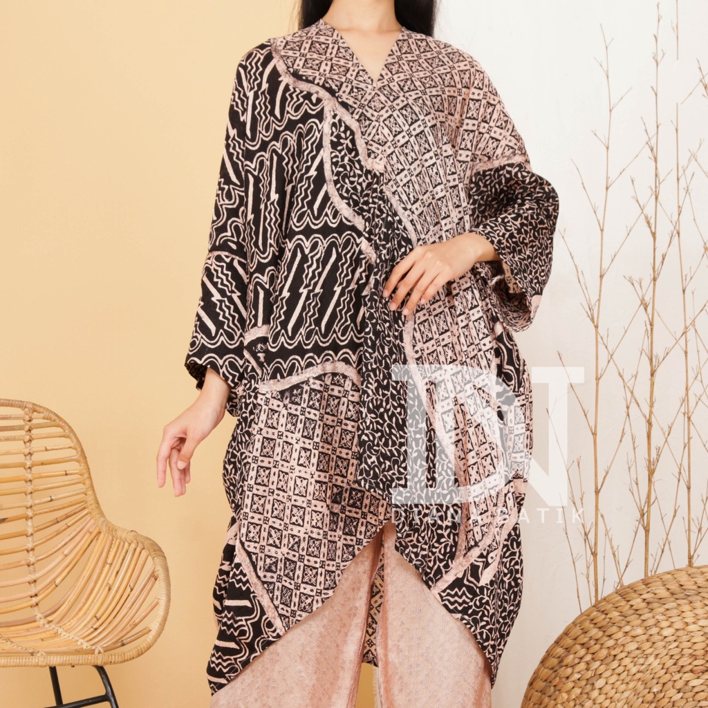 BLUOSE KAFTAN ARUNA MOTIF by Diana Batik