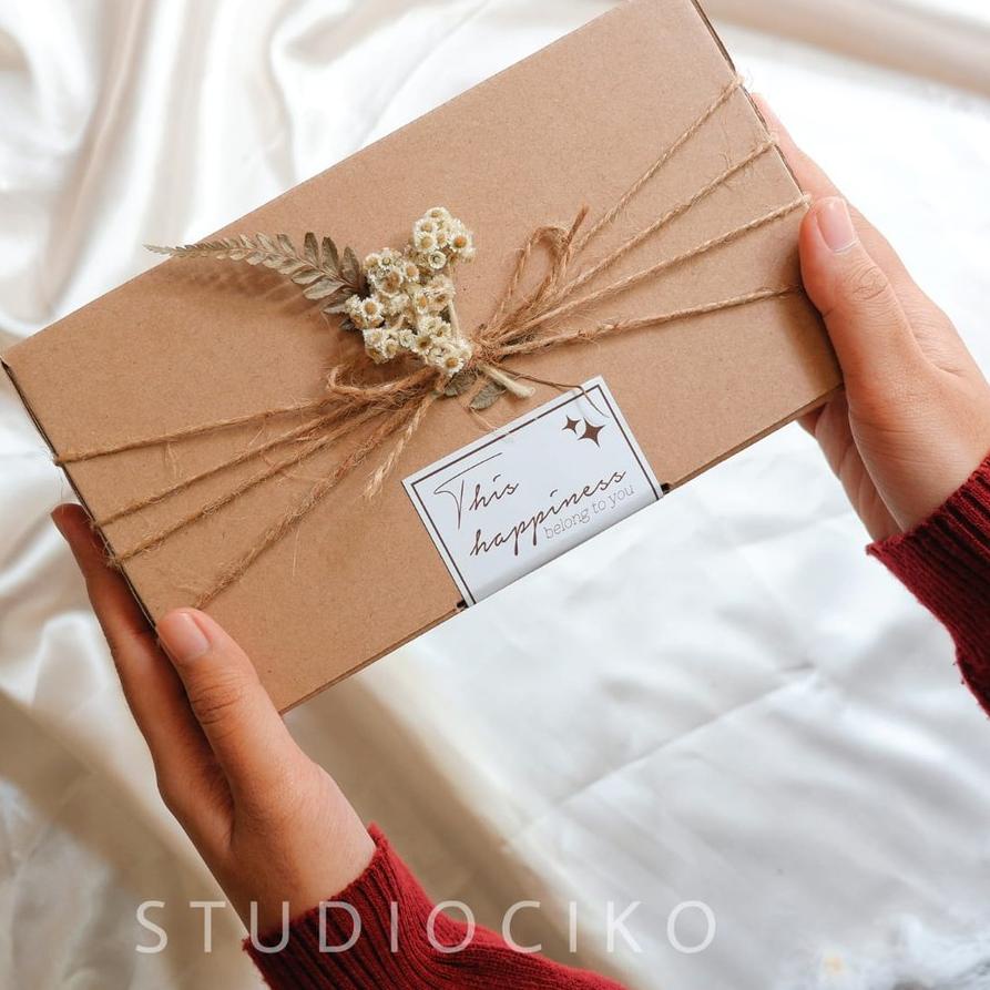 

7.7 Promo Brand Kado Ulang Tahun Cewek Cowok Wisuda Ultah Hampers Coklat Valentine Gift Box Birthday