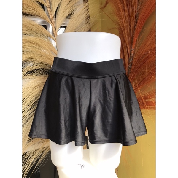 CELANA PENDEK RUNNING THRIFT / CELANA PENDEK BRAND / CELANA PENDEK OLAHRAGA / CELANA PENDEK ROK LICI