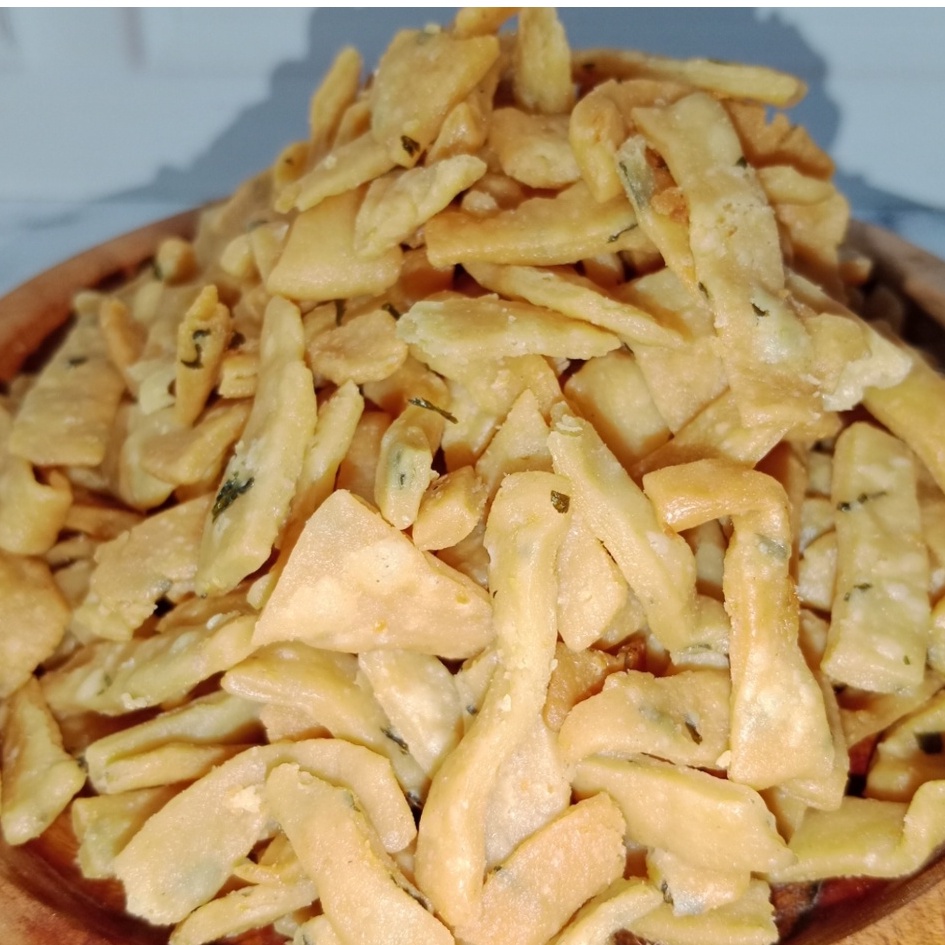 

Kue Bawang Suka-suka 1kg Super Empuk Dan Renyah