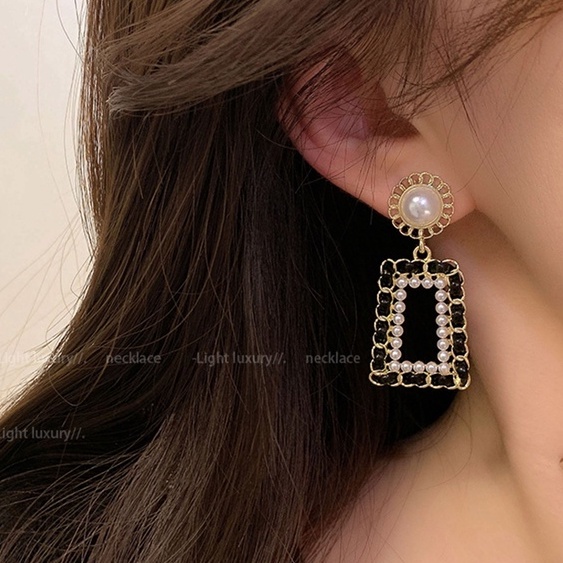 Anting Hitam Ladies Vintage Ao Dai Stud Earrings Musim Gugur Musim Dingin Anting Hijab