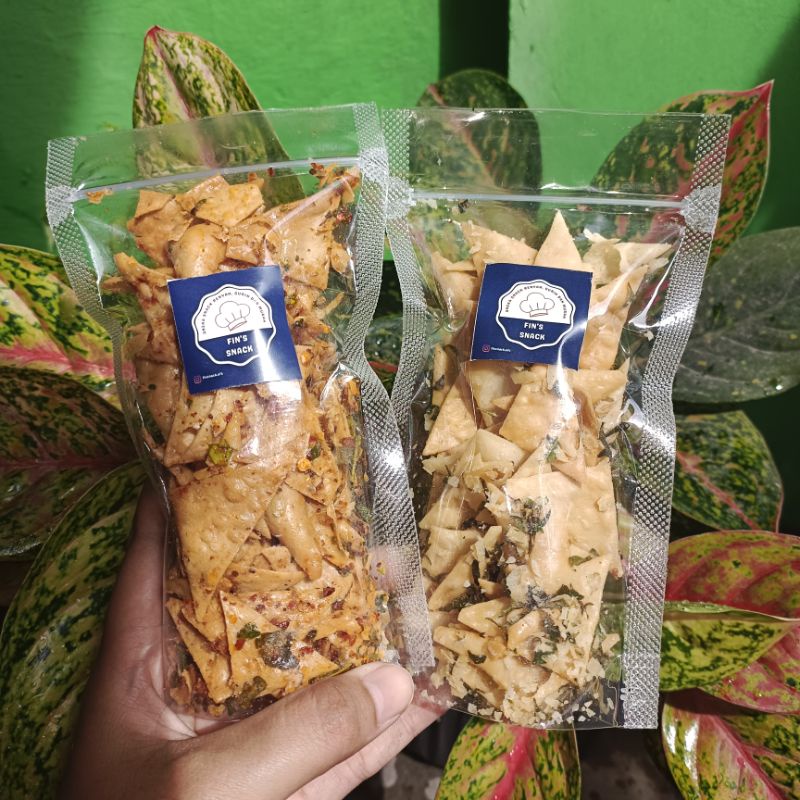 

Keripik Pangsit Pedas/Original Daun Jeruk 75GR|Keripik Pangsit renyah gurih murah