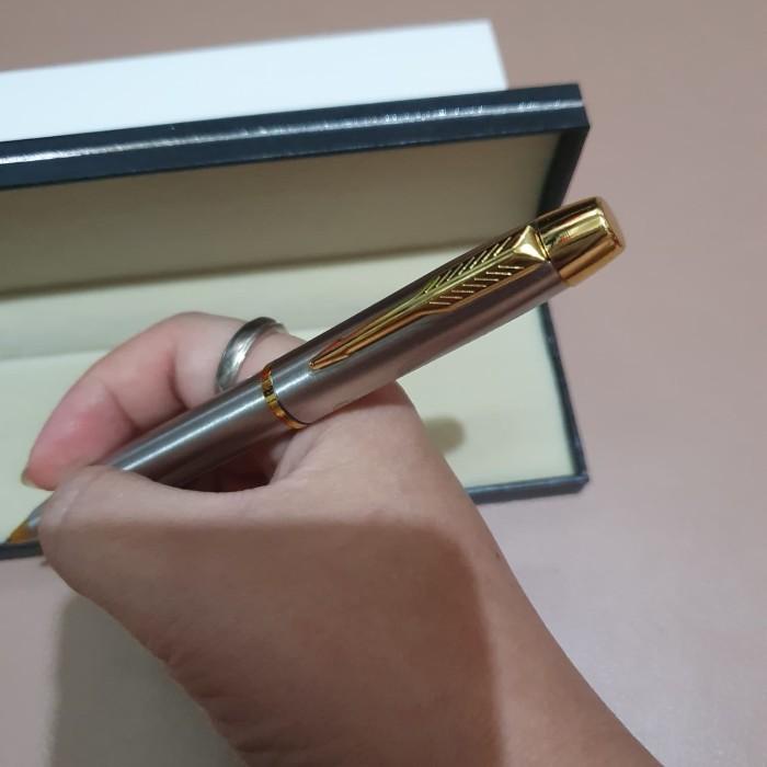 

Pulpen Parker Sonnet Tw Stainless Steel Klip Emas Free Grafir Nama Best Seller