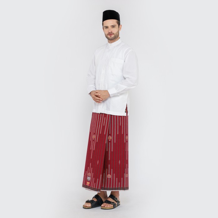 Sarung BHS Excellent Gold Motif Songket Piramida Merah