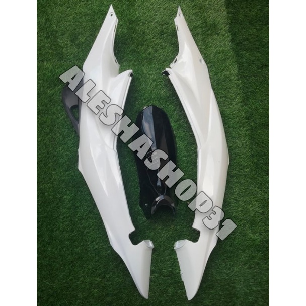 Cover Bodi Body Kanan Kiri Suzuki Satria Fu Barong / Satria Fu Thailand / Satria Fu lama putih