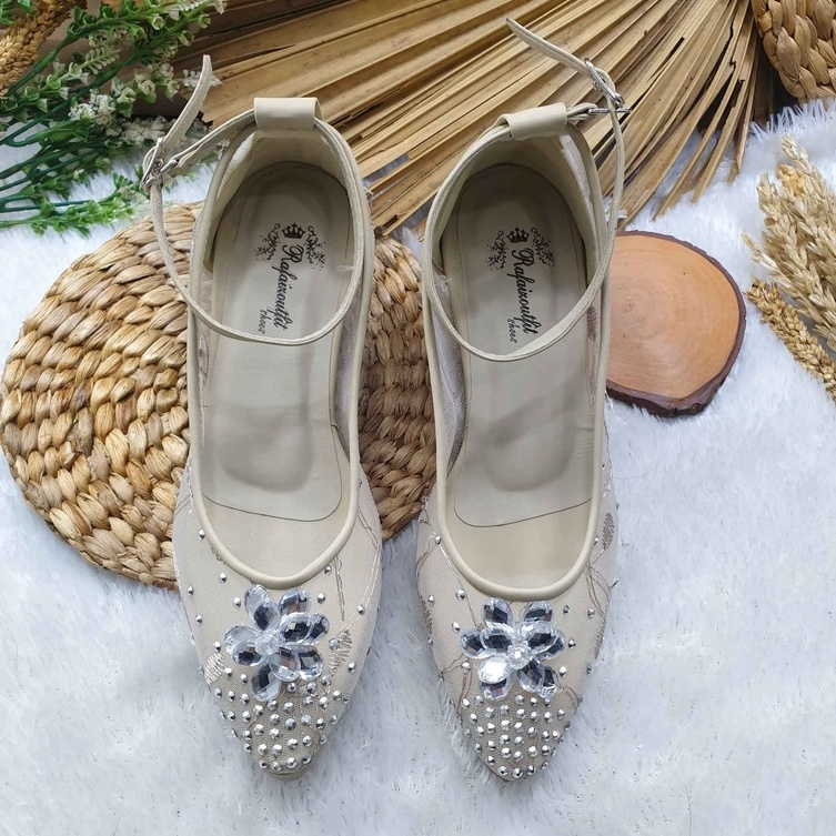 Sepatu wedding cantik quinara cream tali hak 5 cm tahu