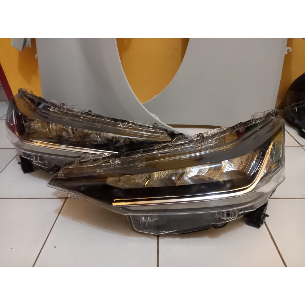 Head Lamp Avanza Veloz 2022