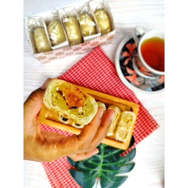 

Pia Mi Ceh Kuning Telur Legit dan Halal isi 5 pcs Bakpia Telur Asin