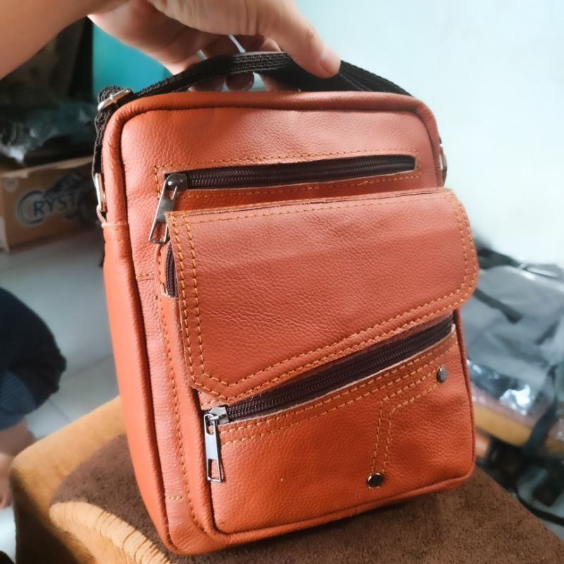 Tas selempang pria kulit sapi asli 100% model sleting miring