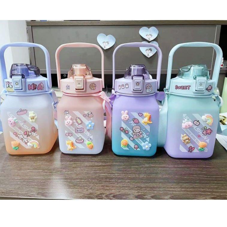 READY Botol Minum viral gemoy kotak 1.3L free tali & 2 sticker 2D & 3D Dengan Tutup Flip Sedotan Pen