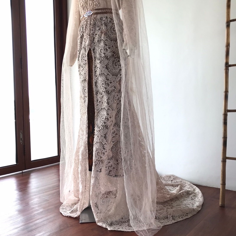 kebaya pengantin kulit/kebaya pengantin ekor warna coklat muda