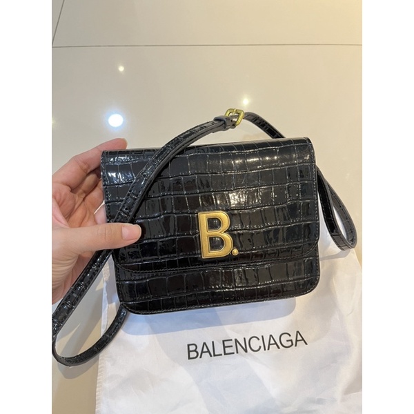 Balen croco Bag Premium quality, VVGC /// charles and keith zara buttonscarves
