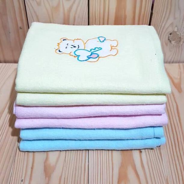NO.21De22r– Ivory Handuk Mandi Motif BordirLembut Untuk Bayi dan Anak Size 60x110