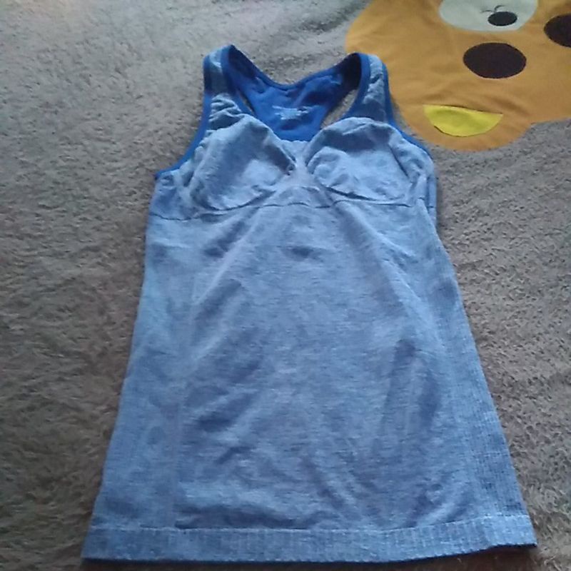 Baju Olahraga cewek Thrift