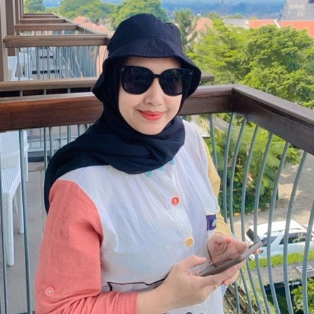 Hijab Segi Empat Bella Square Topi bucket