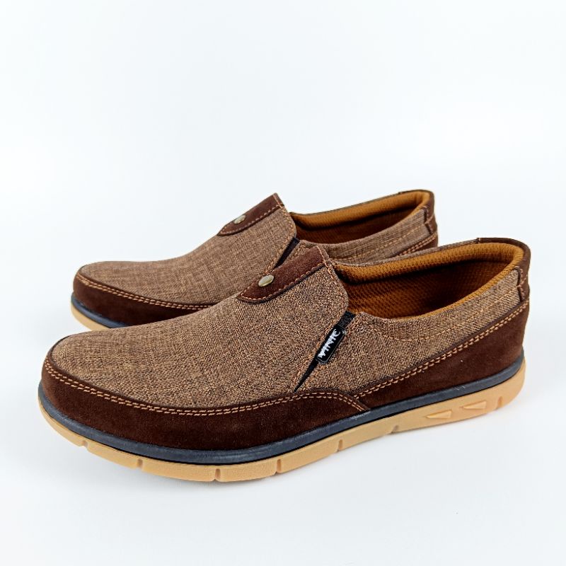 Sepatu Santai Casual Slip On Vinic Cokelat Pria