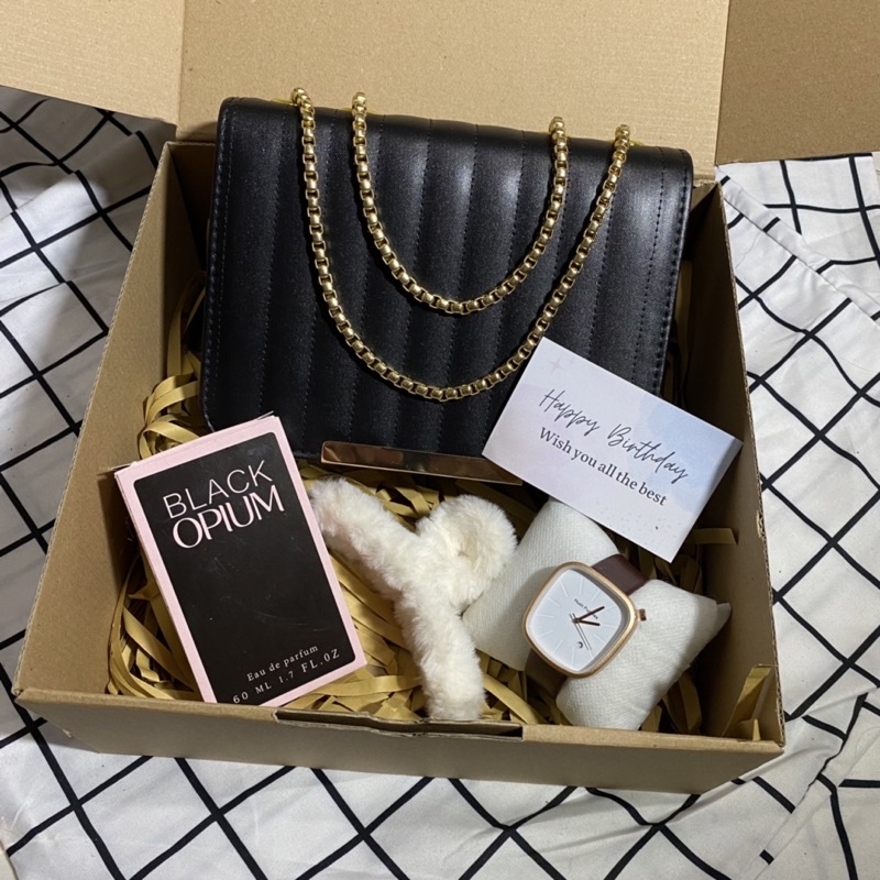 

HAMPERS GB TAS LURA02 PREMIUM HIJAB / KADO ULANG TAHUN / KADO PACAR / ANNIVERSARY