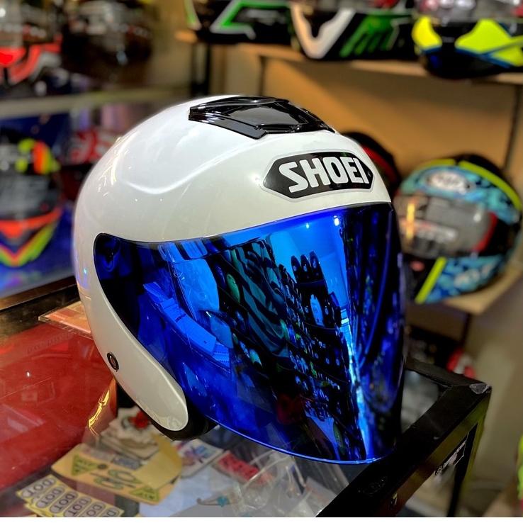 Spesial Price Helm Kyoto merk Dyr putih