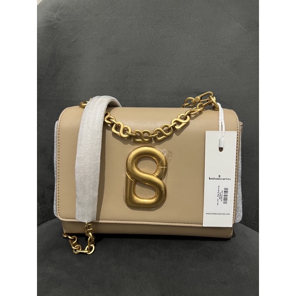 BUTTONSCARVES RARE WITH DEFF  ALVA SLING BAG IN LIGHT TAN
