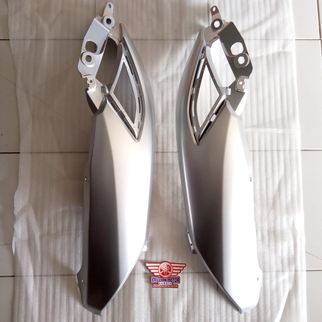 Cover Body Belakang Samping NMAX New Silver Yamaha Original 2020