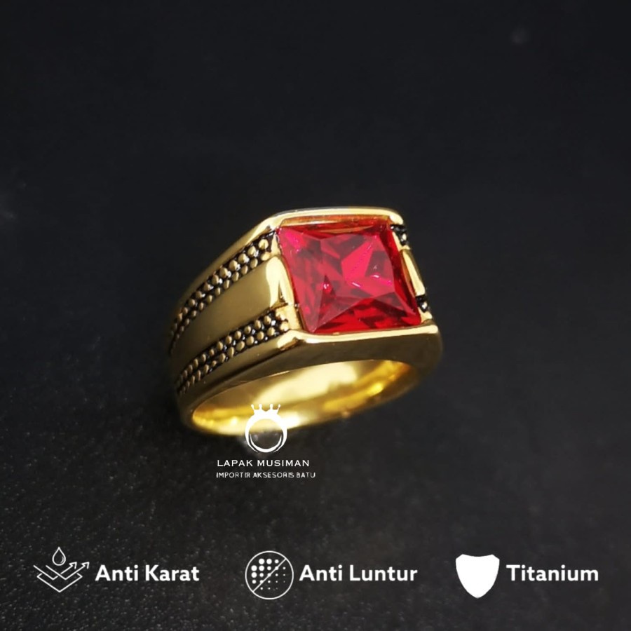 [Bayar Di Tempat] Cincin Pria Titanium Gold Anti Karat Kualitas Super Batu Permata LT01