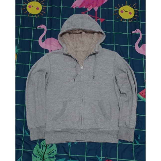 uniqlo hoodie zipper serpa bulu original