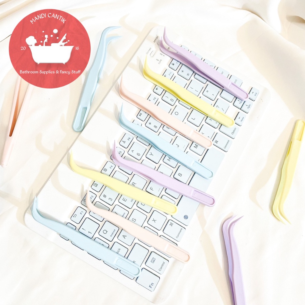 

PENJEPIT STIKER PINSET STICKER TERMURAH SENMU MOMO LUCU IMUT KEKINIAN COD