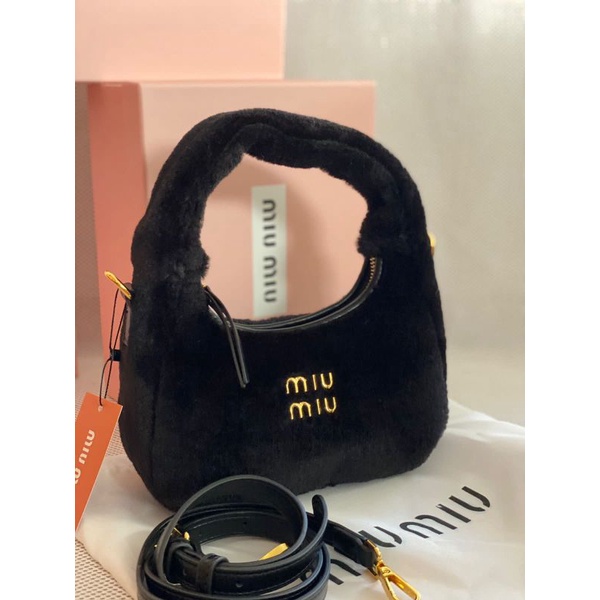 tas fashion miumiu Hobo wander fluffy bag, free box,  Miu Hobo bulu slingbag,