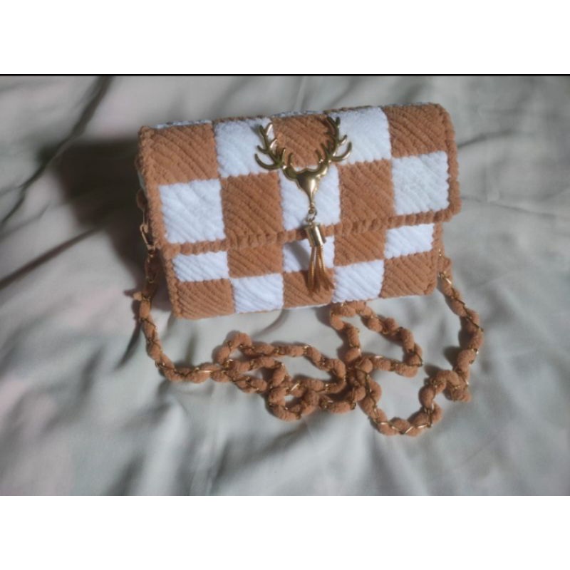 TAS RAJUT PLASTIK CANVAS HANDMADE