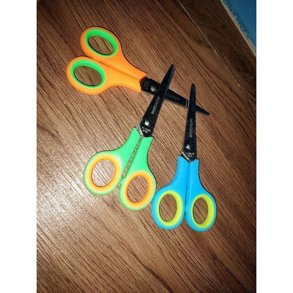 

1lsn(12pcs) Gunting montana stw 550 gunting murah gunting Sedang