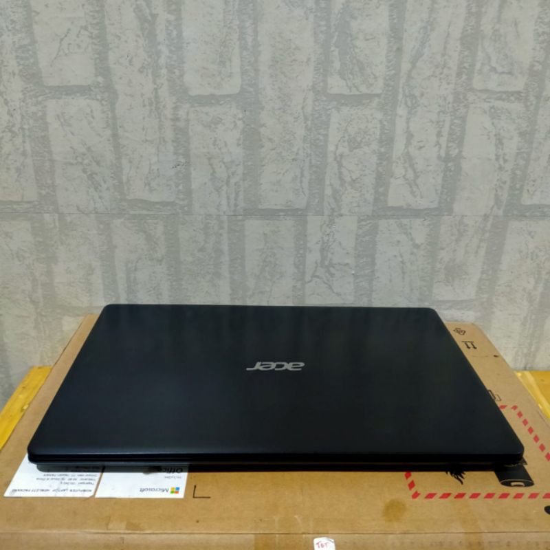 Laptop Acer Aspire A315 Amd Ryzen 3-3200U VGA AMD RADEON VEGA 3 GRAPHIC LAYAR 15,6INCH Ram 4/HDD 1TB